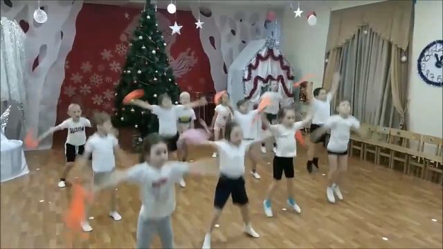 Сюжетная Физкультура - разминка и подвижная игра. МДОУ № 370 г.Донецк смотреть онлайн