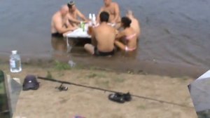 Отдых с друзьями на природе.