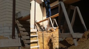 монтаж заземления с помощью перфоратора