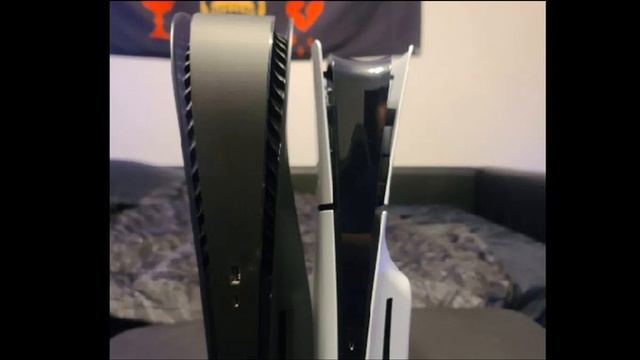 First real photos of PS5 Slim confirm disc drive needs internet connection смотреть онлайн