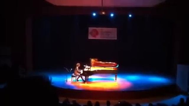 Anjelika Akbar uzun ince bir yoldayım смотреть онлайн