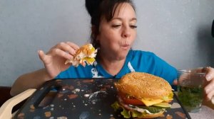 МУКБАНГ/ БУРГЕРЫ ДОМАШНИЕ/ ТАРХУН/ОБЬЕДЕНЬЕ