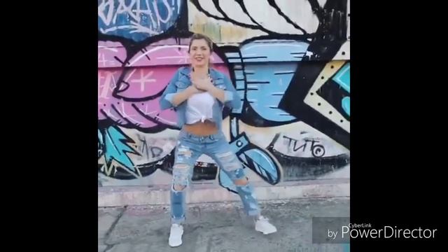 Laurita Fernández Bailando Despacito de Luis Fonsi ft. Daddy Yankee смотреть онлайн