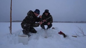 Рокировка снастей на налимов. Проверка поставух.