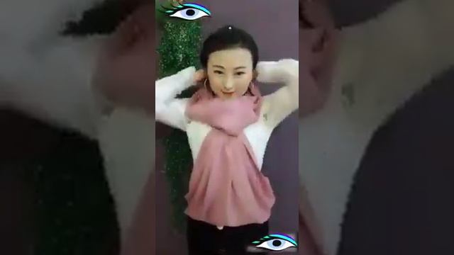 Китаянка показывает мастер класс по завязыванию шарфа смотреть онлайн