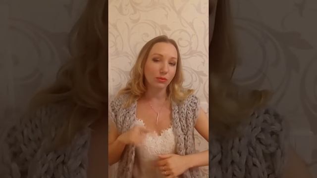 C чем носить вязаные изделия. Женственно и современно. смотреть онлайн