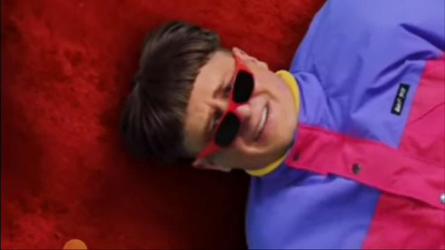 Oliver tree-Life Goes on но только назад смотреть онлайн