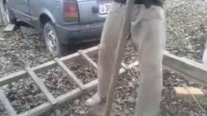 как выкопать яму под столбик