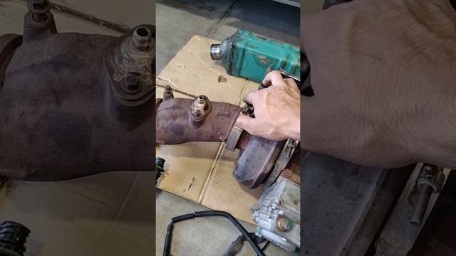 Volvo D13 Turbo Removal смотреть онлайн