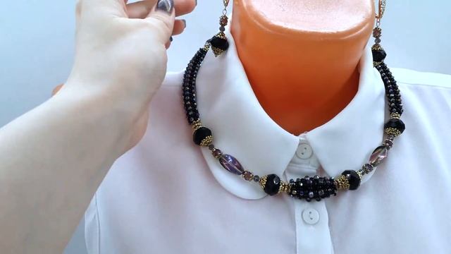 Комплект плетёное колье + серьги из бусинок. смотреть онлайн