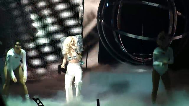 Lady Gaga Monster Ball - Bad Romance смотреть онлайн