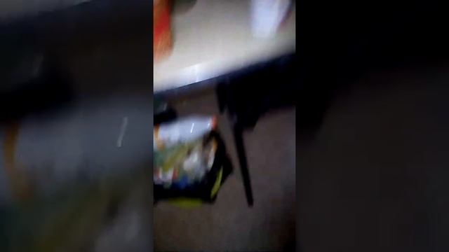 Как я убиваю тараканов, серийный убийца тараканов смотреть онлайн