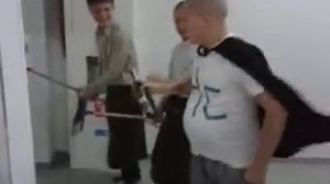 Человек синяк на пути к спасению мира...ахах