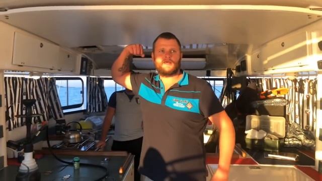Отдых в Геленджике || Морская рыбалка || Утренний выход в Геленджикскую бухту 2018 смотреть онлайн