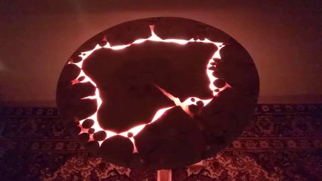 Стол из сосны и эпоксидной смолы смотреть онлайн