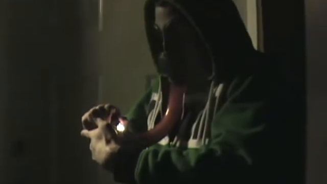 HUGE GAS MASK BONG BLAST смотреть онлайн