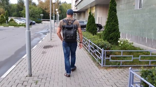 Кожаный рюкзак скрутка Black leather Backpack twist смотреть онлайн