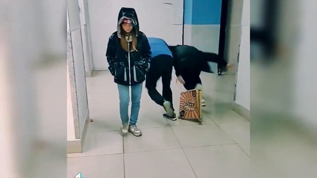 И У НАС СЕГОДНЯ С ПУСТОЙ КОРОБКИ ПРАНК: ОТКУДА ТРЕНД? смотреть онлайн