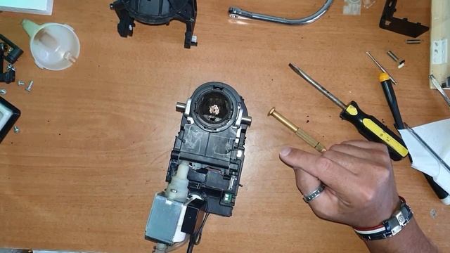 Nespresso Pixie (Krups XN3005 o Delonghi EN125.R) perdita acqua, smontaggio e pulizia completa смотреть онлайн