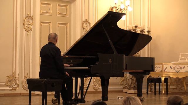 А. Скрябин, Прелюдия для левой руки до-диез минор, ор. 9. Исполняет Вадим Монастырский смотреть онлайн