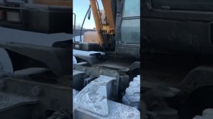 Экскаватор Huyndai 170 , нет хода , плохо едет ,нет мощности .