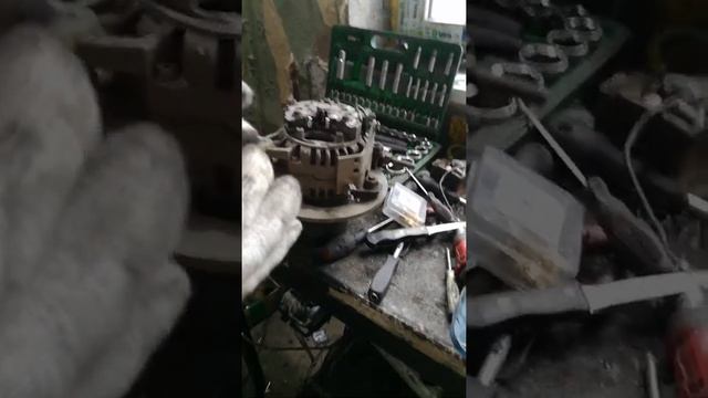 Ремонт электрооборудования. Ремонт генератора-замена щёток смотреть онлайн