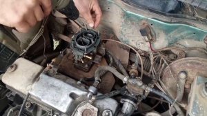 ВАЗ 2109 ПЛАВАЮТ ОБОРОТЫ, ГЛОХНЕТ НА ХОДУ КАРБЮРАТОР!