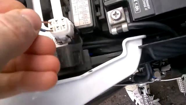 SUZUKI GSX-R 750 Fehlercode auslesen / simply read error code F1/FI смотреть онлайн