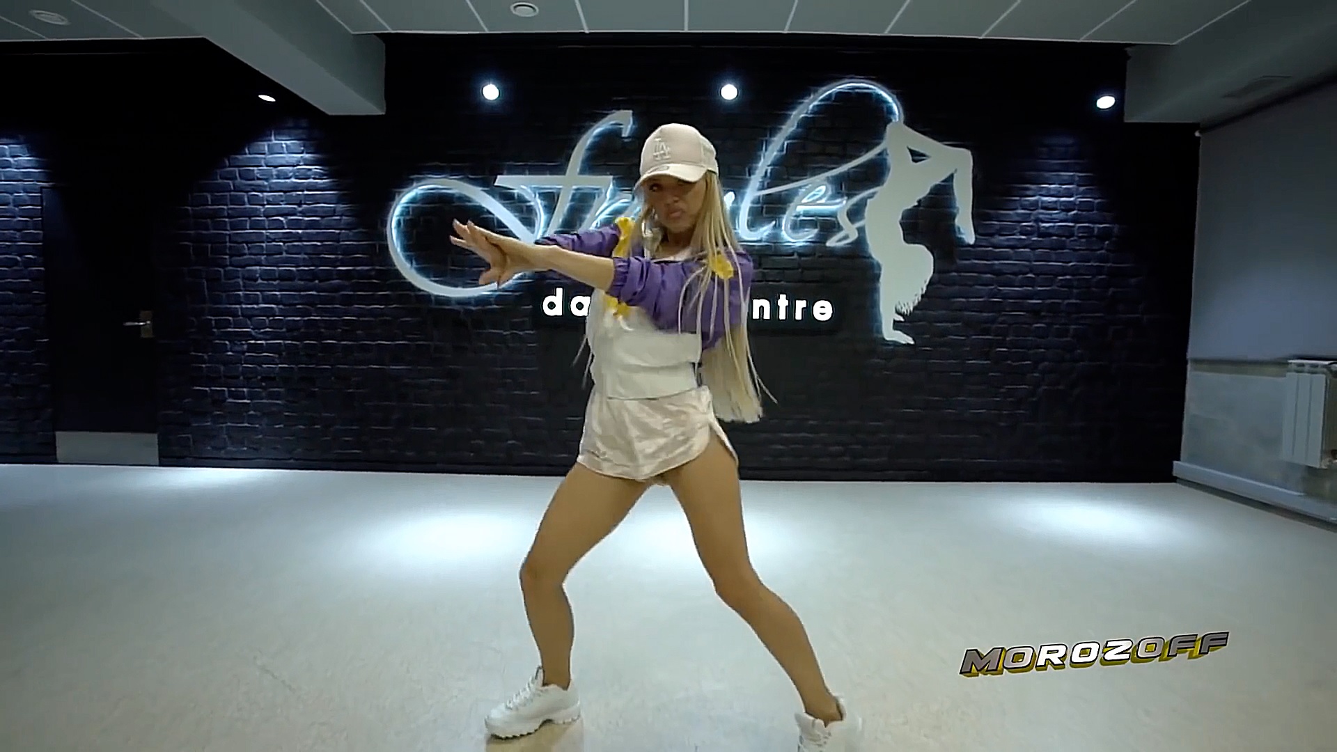 DJ VAL & MOROZOFF - Fantasy Love (Eurodance HIT).mp4 смотреть онлайн