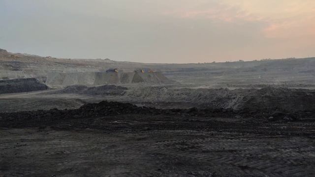 Volvo EC480DL Excavator Loading Coal  || World Earthmovers ||