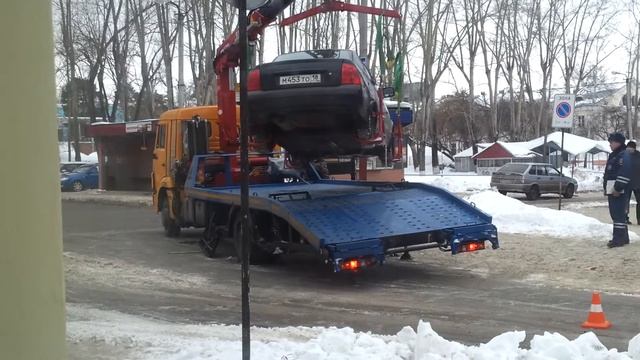 Эвакуатор у завода ЭГЗ в Сарапуле смотреть онлайн