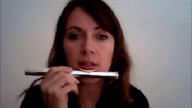 How to get a sound out of a flute смотреть онлайн
