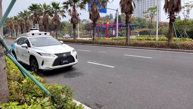 Driverless taxi in Guangzhou, China смотреть онлайн