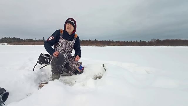 Я знал , что ОН КЛЮНЕТ! Кое как достал эту рыбу. У ИЗБЫ опять будет клёв! смотреть онлайн