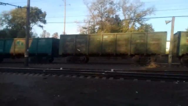 ВЛ11 666А с грузовым поездом из Лозовой смотреть онлайн