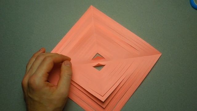 Как сделать фонарь из бумаги. Украшение на новый год смотреть онлайн