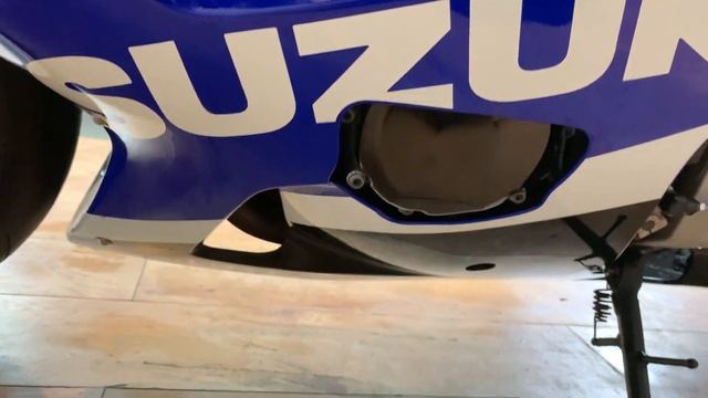 Suzuki GSXR 750 K3 смотреть онлайн