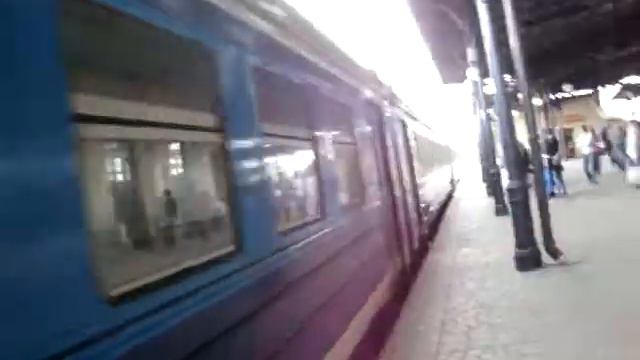 Электропоезд ЭД9М-0060 №6314/6304 Вапнярка - Жмеринка - Казатин прибывает на станцию Жмеринка смотреть онлайн
