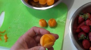 Фруктовые тюльпаны с клубникой - рецепт