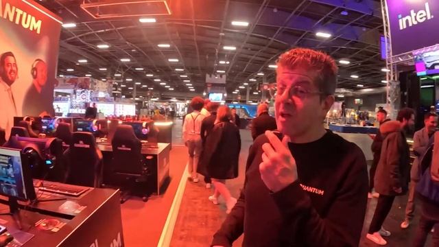 On se fait le tour de la Paris Games Week en mode #vlog смотреть онлайн