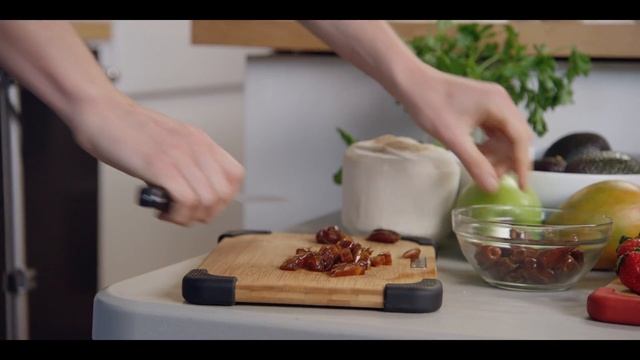 Life at High Speed - The Blender Girl | KitchenAid смотреть онлайн