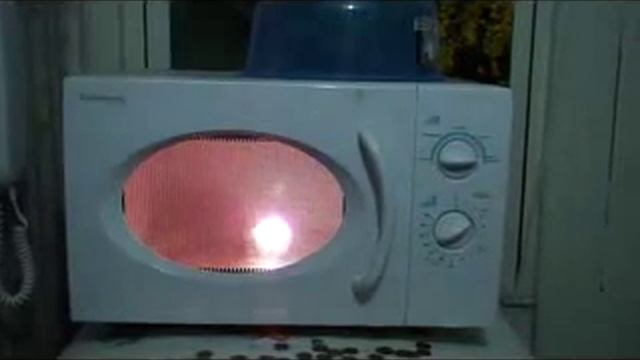 лампочки в микроволновке смотреть онлайн