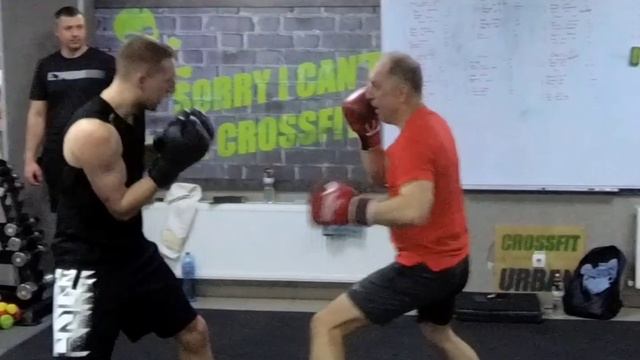 Бокс . Опыт против молодости ?#бокс #тренерпобоксу #boxing #спарринги смотреть онлайн