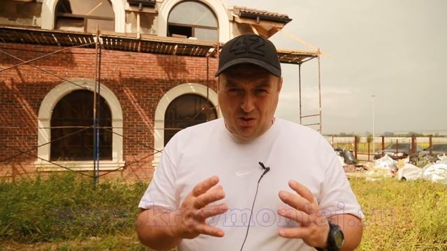 Кто так строит? Арочные окна на крыше. Кровля течёт. смотреть онлайн
