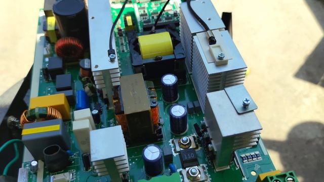 Ремонт солнечного инвертора когда выгорел и не работает контроллер заряда от солнечных панелей смотреть онлайн