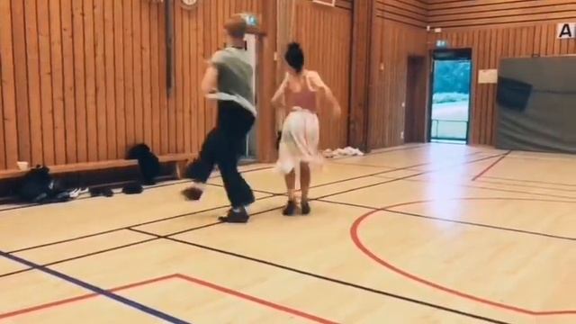 Boogie Woogie practice - Nils and Bianca смотреть онлайн
