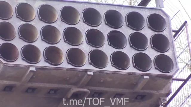 Солнцепеки жгут хохла на Южнодонецком направлении. смотреть онлайн