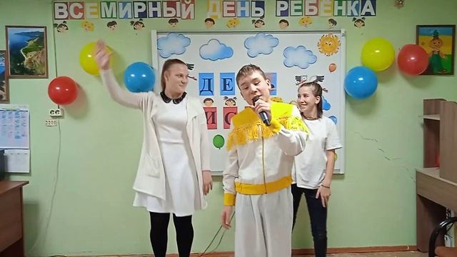 Песня "Мы бродячие артисты". Исполняет Роман К. День Аиста-2021 год. ЦПД Усолье-Сибирское смотреть онлайн