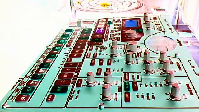 Korg SX + Future Retro Revolution R2 смотреть онлайн