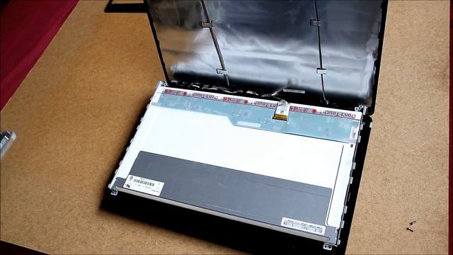 Laptop screen replacement How to replace laptop screen Sony Vaio VPCF2 смотреть онлайн